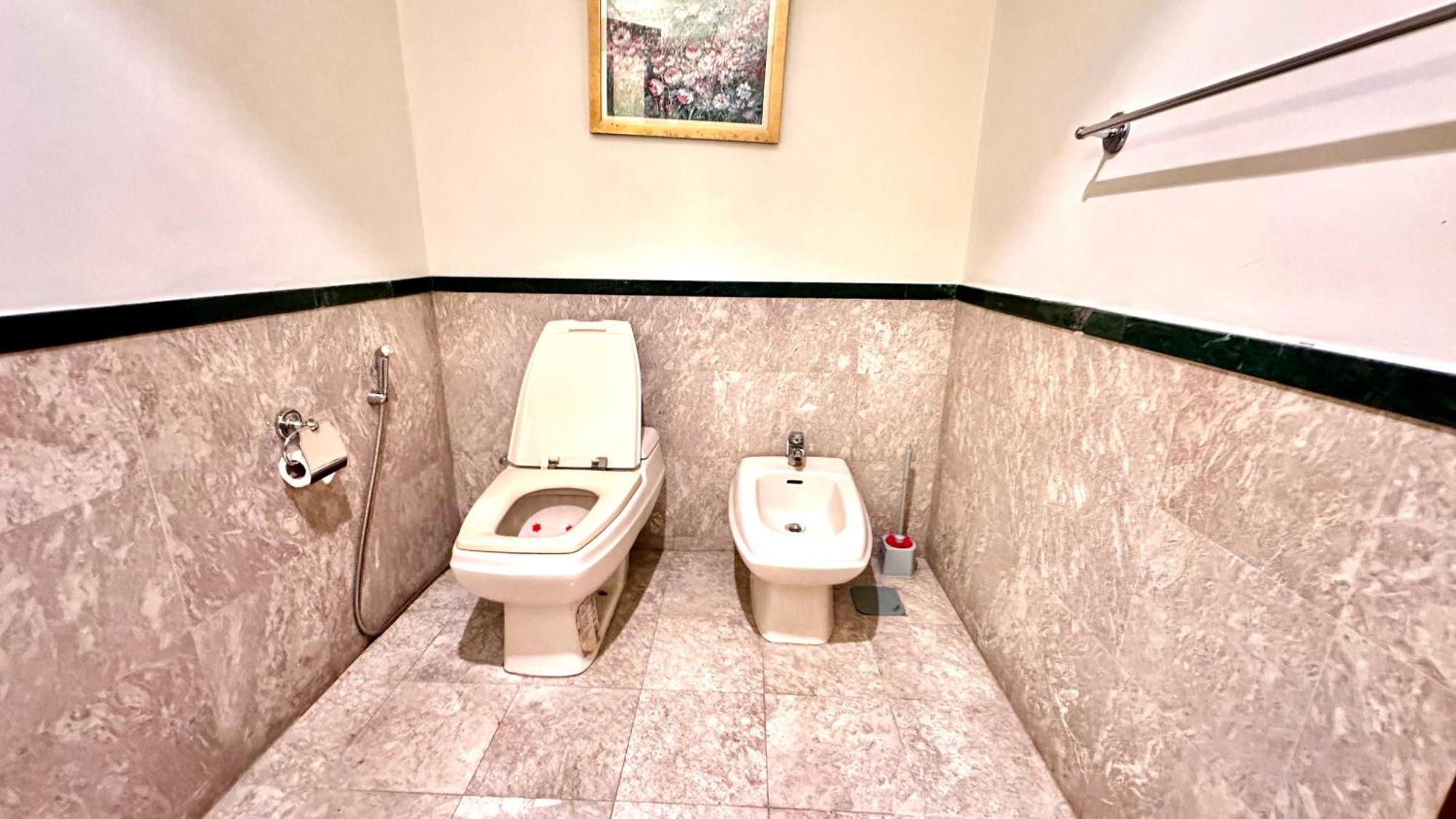 Rj Service At Times Square Apartment
