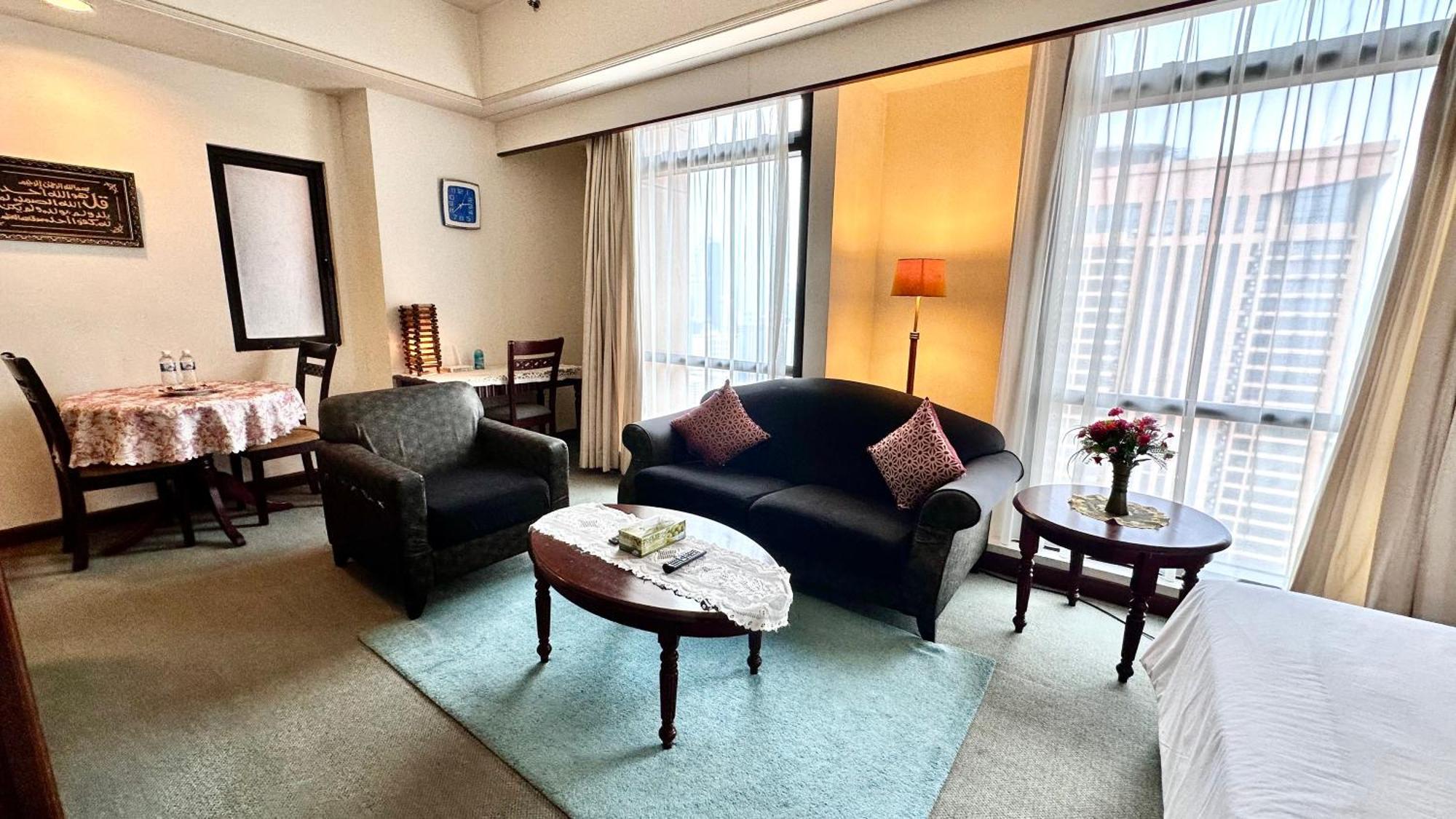 Rj Service At Times Square Apartment